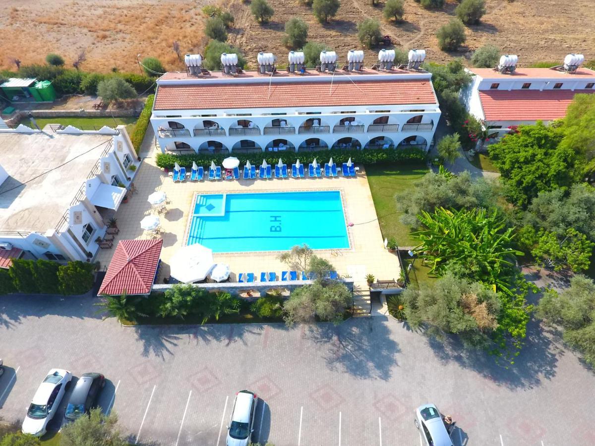 Bare Hill Holiday Apartments Krini Eksteriør billede